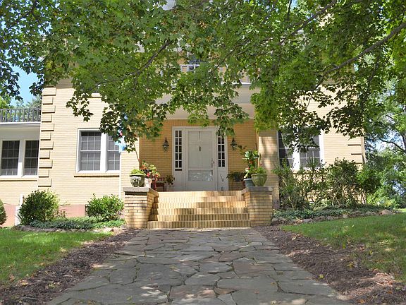 2nd image of 110 E Main St