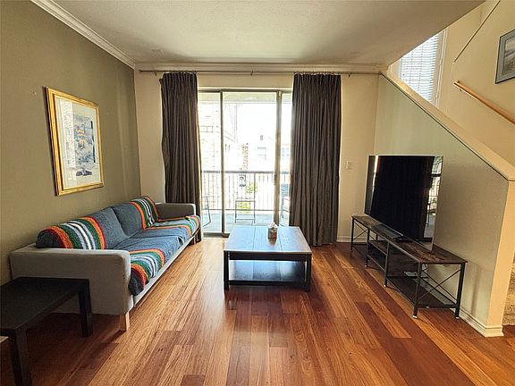 4th image of 2016 Azure Pointe