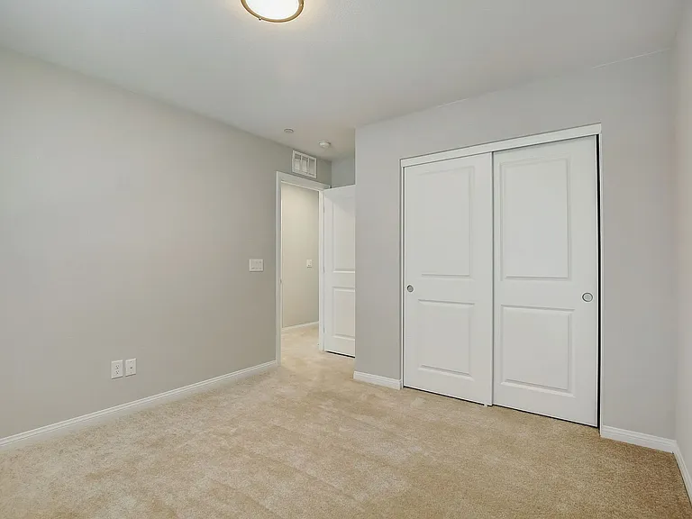 10643 Enridge Ave — Photo 12