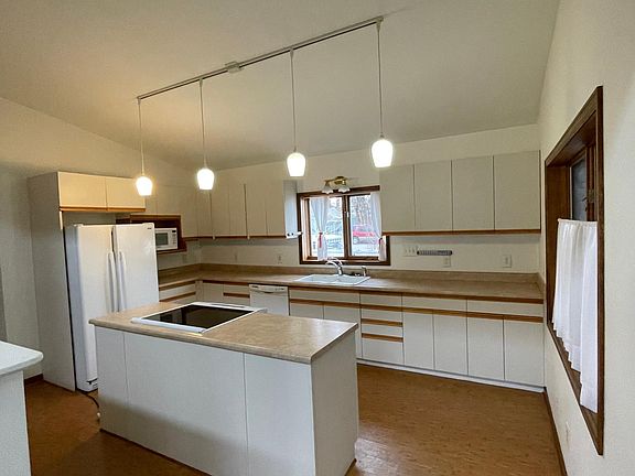 Spacious Kitchen