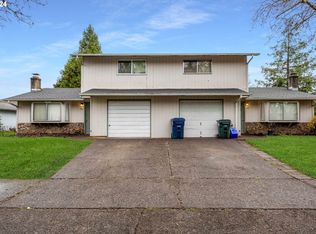 993 N Cloverleaf Loop, Springfield, OR 97477