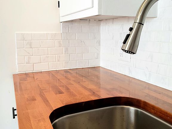 3rd image of 1010 Washington St #10693271