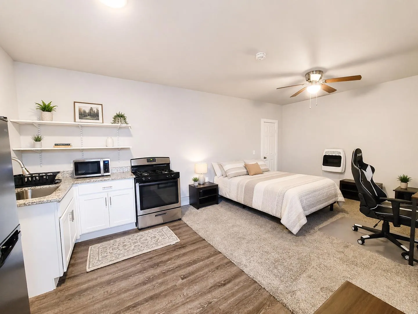 1405 Moore St - 14091 — Photo 3