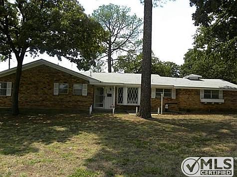 1st image of 829 Trailwood Dr