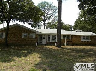 829 Trailwood Dr, Hurst, TX 76053
