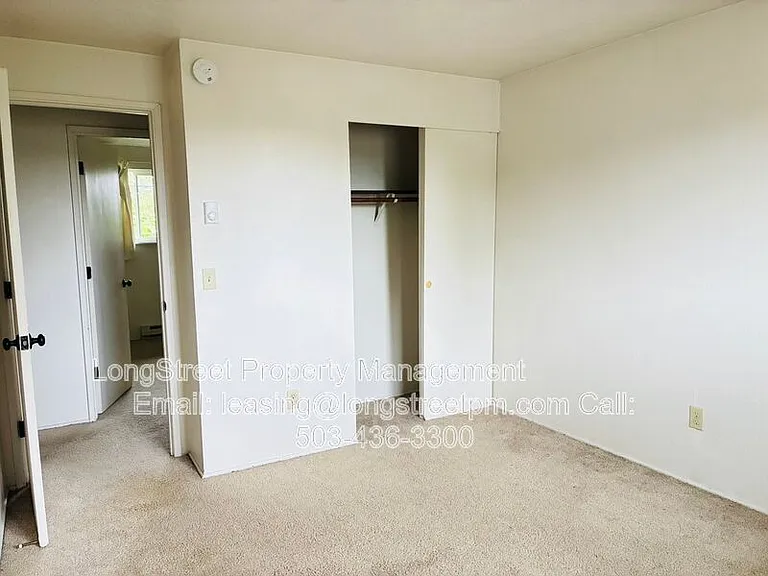 933A NW Sequoia Ave — Photo 20