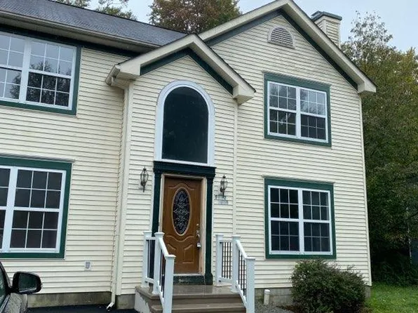 9472 Juniper Dr, Tobyhanna, PA 18466