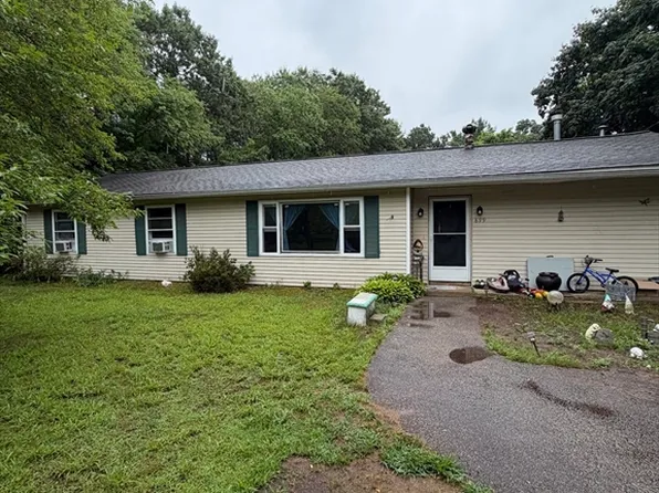 899 Plymouth St, Middleboro, MA 02346