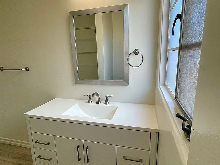 3028 Poe St — Photo 17