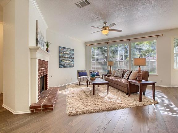 2nd image of 6909 Bancroft Woods Dr