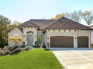 5680 NW Barn Hill Rd, Parkville, MO 64152