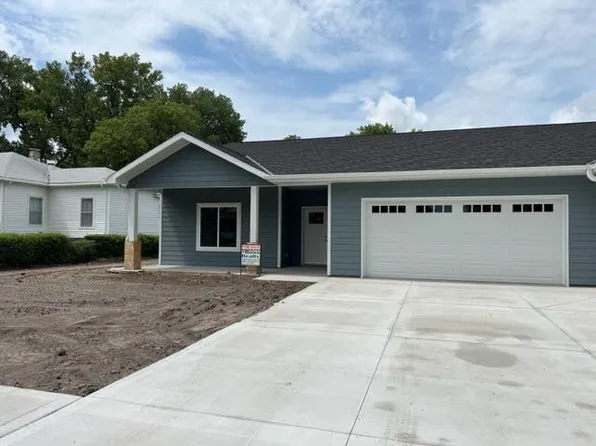 507 D St, Central City, NE 68826