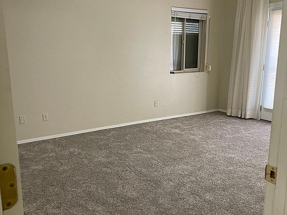 4th image of 45 E 9th Pl