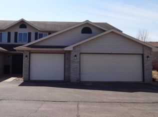 435 Bowlavard Ave APT 4, Belleville, WI 53508