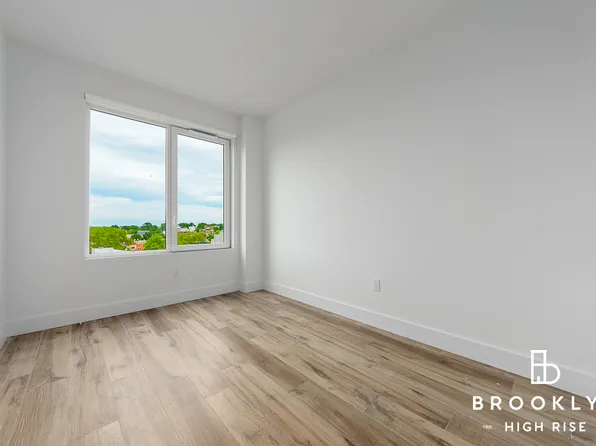 2258 Fulton Street image 5 of 20