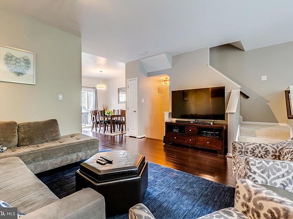 3rd image of 6603 Hunter Creek Ln