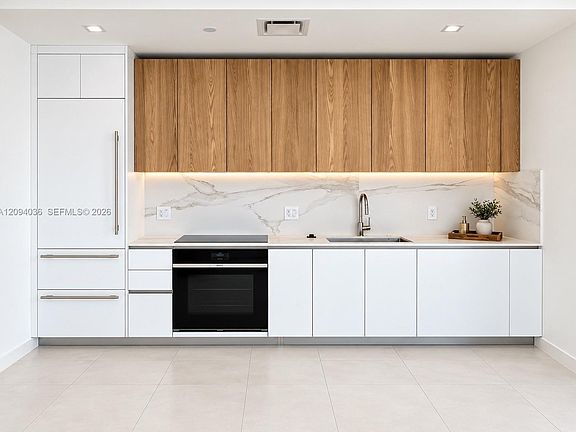 2nd image of 1400 Biscayne Blvd #2907