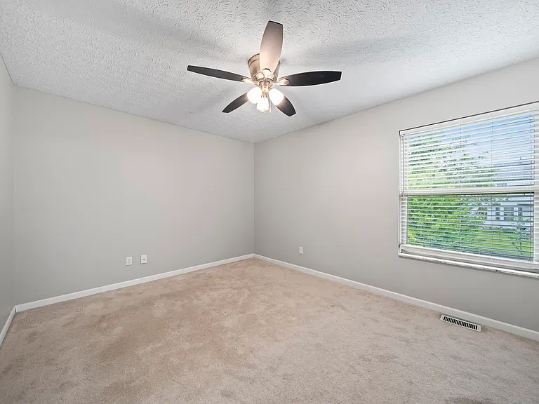 1300 Faunsdale Dr — Photo 19