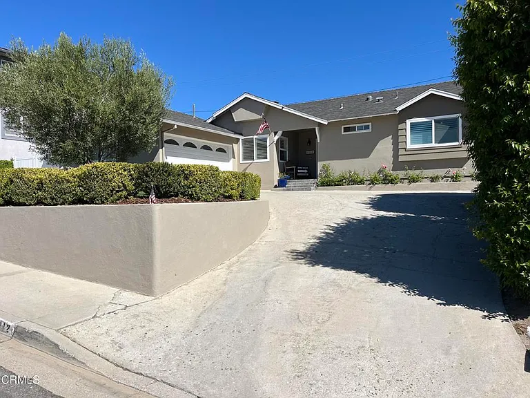 112 Maria Ln — Photo 3