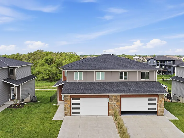 959 Titan Dr — Photo 44