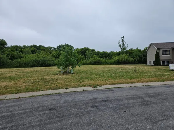 521 14th St NW, Waseca, MN 56093