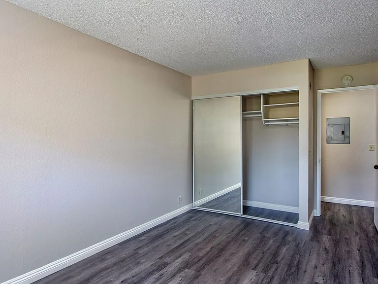 Arbors Apts. — Photo 12