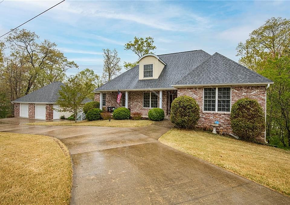 1st image of 8 Cullen Hills Dr
