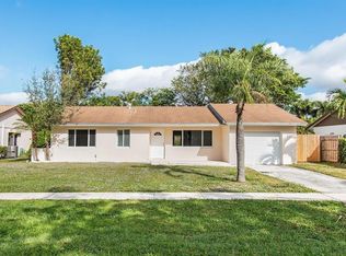 9611 Saddlebrook Dr, Boca Raton, FL 33496