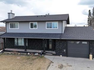 1206 50th St, Edson, AB T7E 1G2