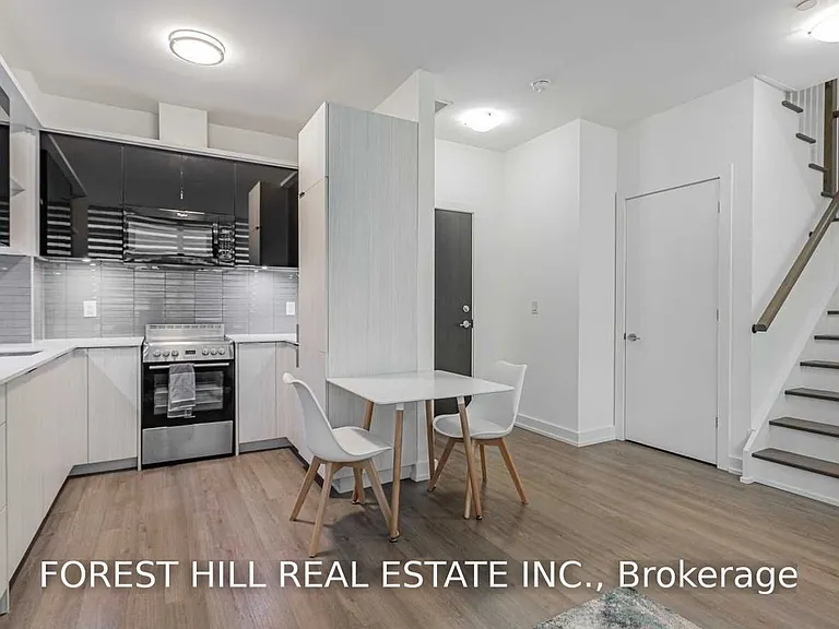 6 Parkwood Ave #Townhouse 102 — Photo 15
