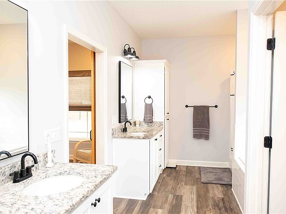 4th image of 840 Emanuel Church Rd