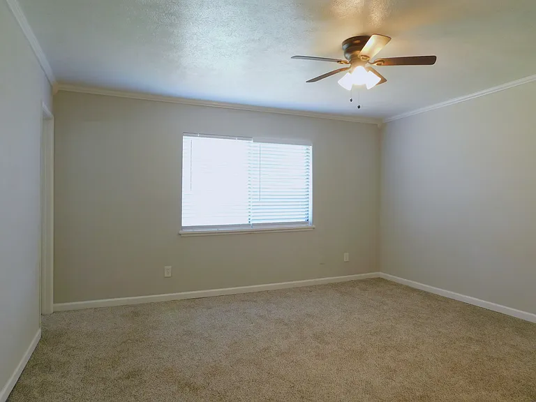 5529 Gates Dr — Photo 17