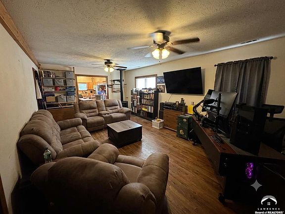 4th image of 1012 East St