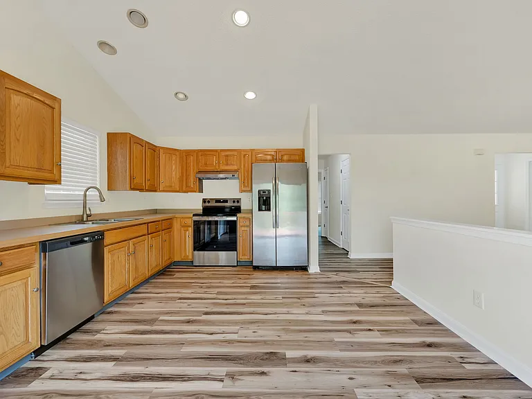 270 Oaknoll Ave — Photo 8