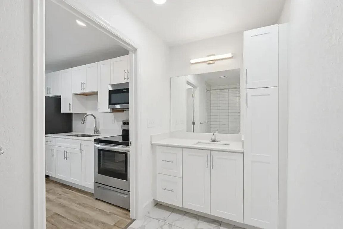 Fully equipped kitchen space.