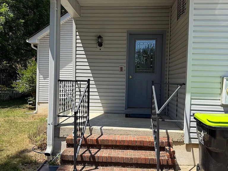 102 Sunset Dr — Photo 2