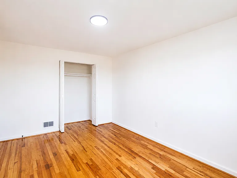 5729 Denwood Ave — Photo 19