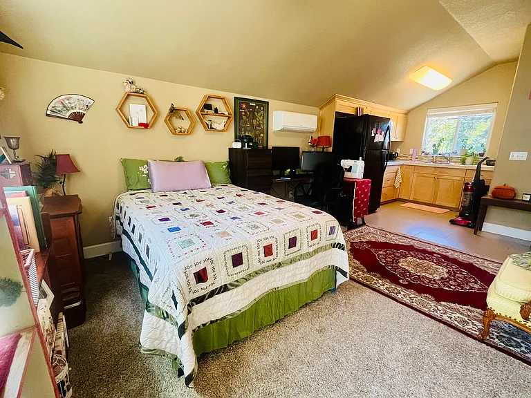6145 SE Woodstock Blvd #B — Photo 5