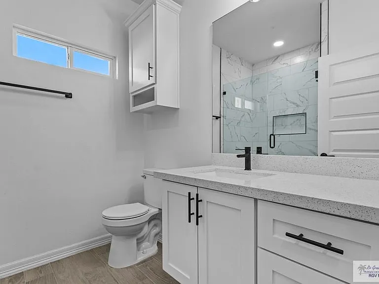 111 Hope Dr — Photo 12