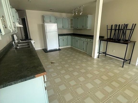 4th image of 917 W Clark St