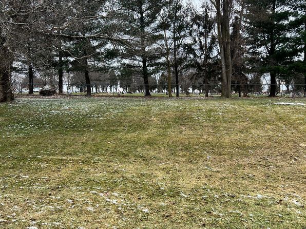 2730 Rosewood St, Jenison, MI 49428