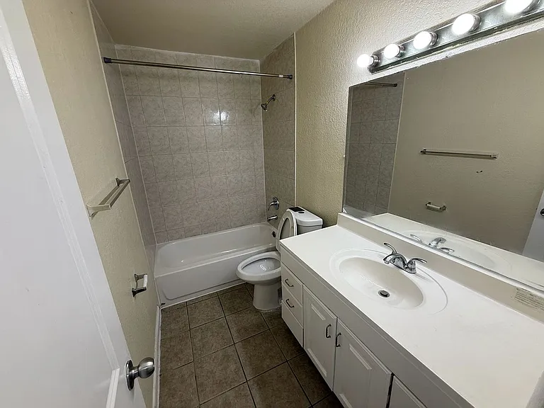 5206 NW 24th St #160 — Photo 8