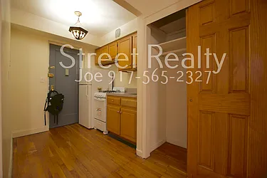 Rented by Street Realty Brokerage LLC