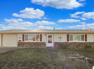 825 Hasvold Dr, Red Bluff, CA 96080