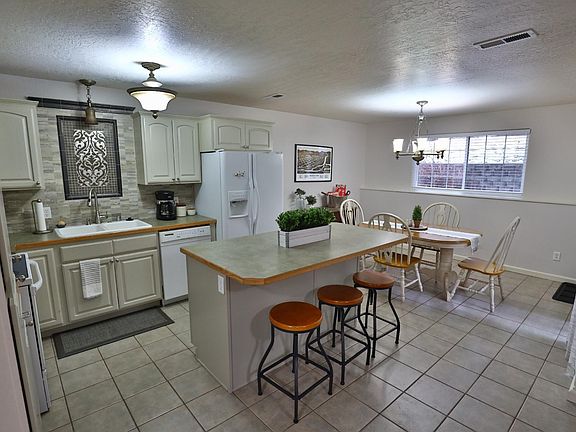3rd image of 1604 Missoula Ave APT A