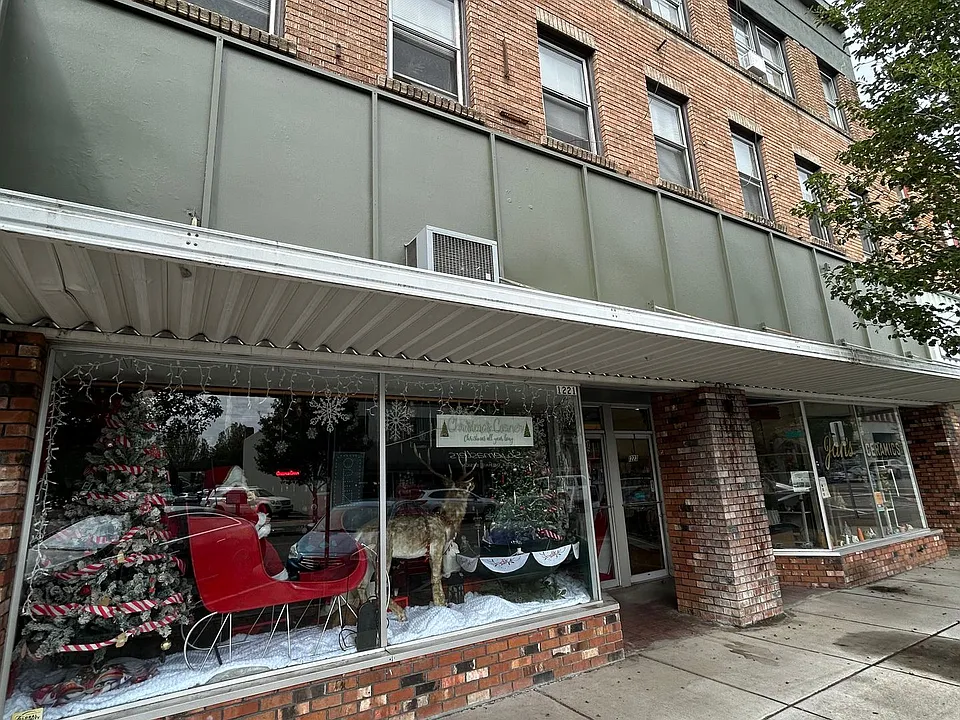 1225 Commerce Ave