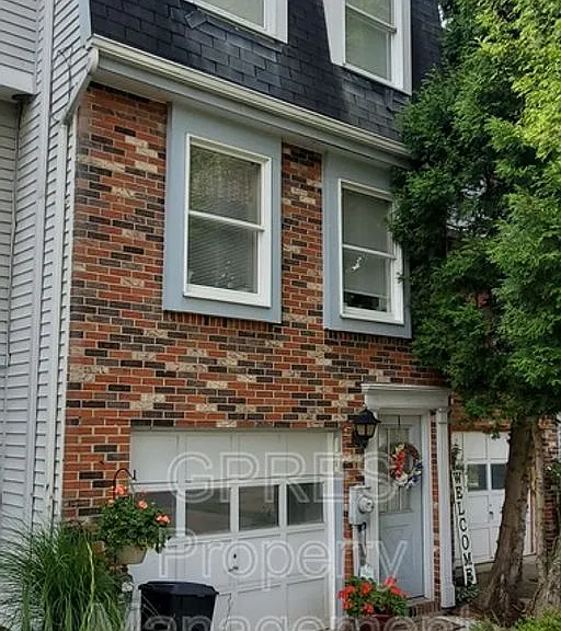 317 Garden Hill Dr — Photo 1