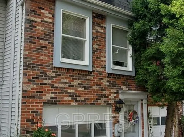 317 Garden Hill Dr, Tarentum, PA 15084