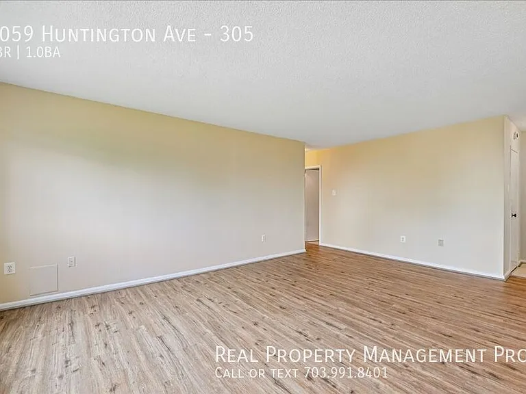 2059 Huntington Ave #305 — Photo 11