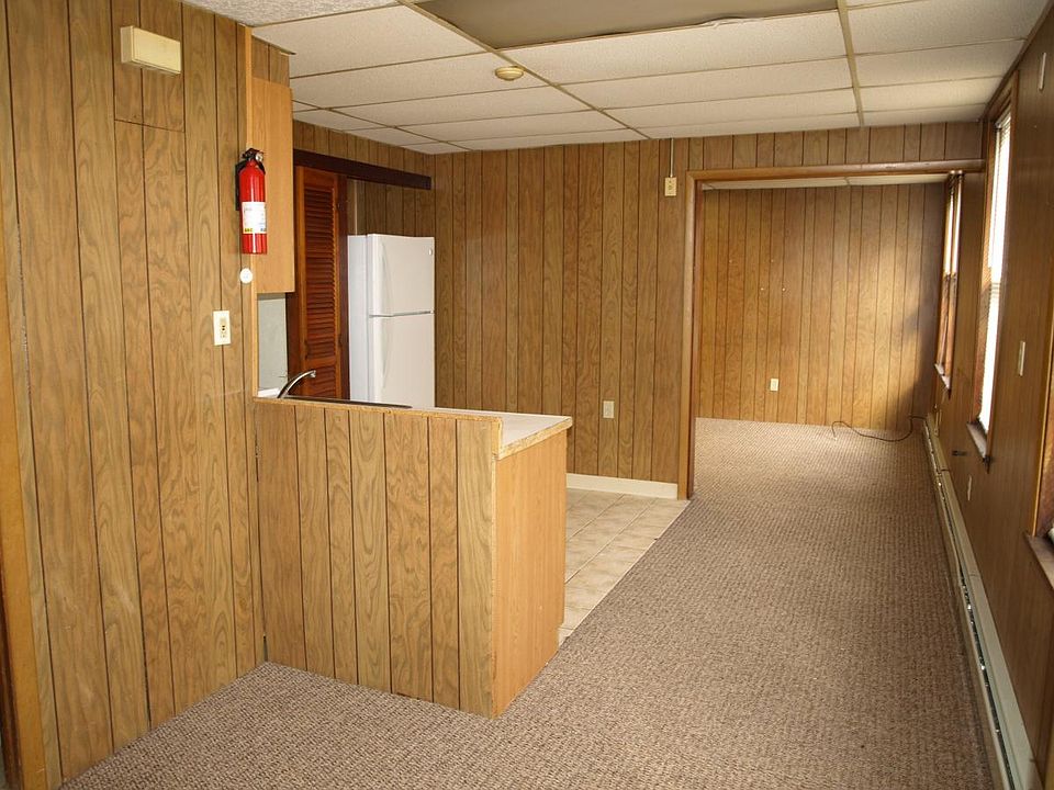 Entry/Kitchen